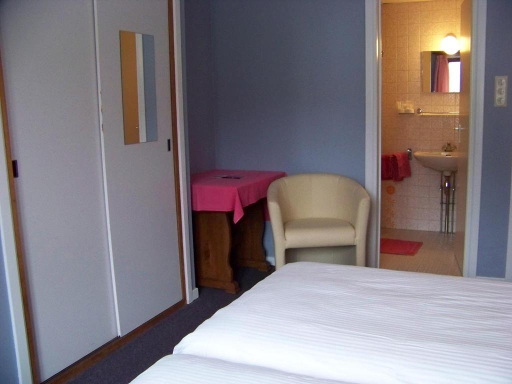 Auberge Le Vieux Moulin Bouillon Ruang foto