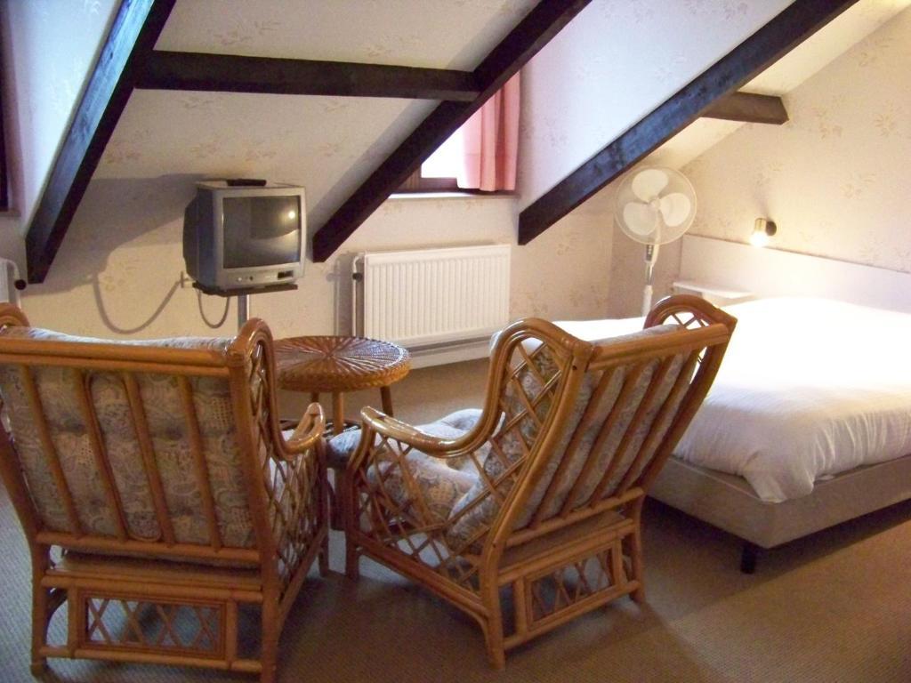 Auberge Le Vieux Moulin Bouillon Ruang foto